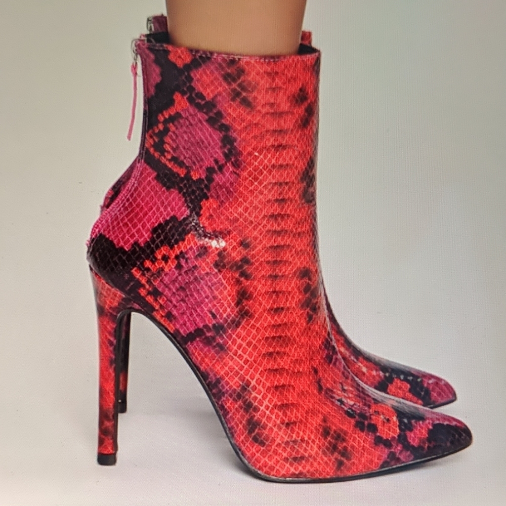 Can't Understand Booties- Red
